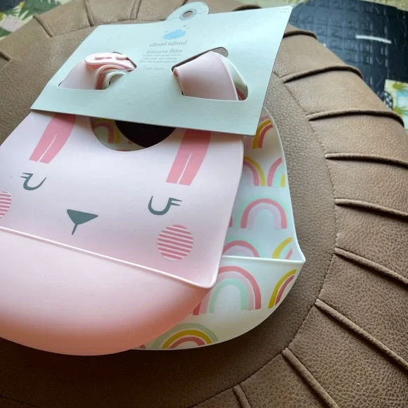 Cloud Island silicon bibs 2-pack - Picture 5 of 7